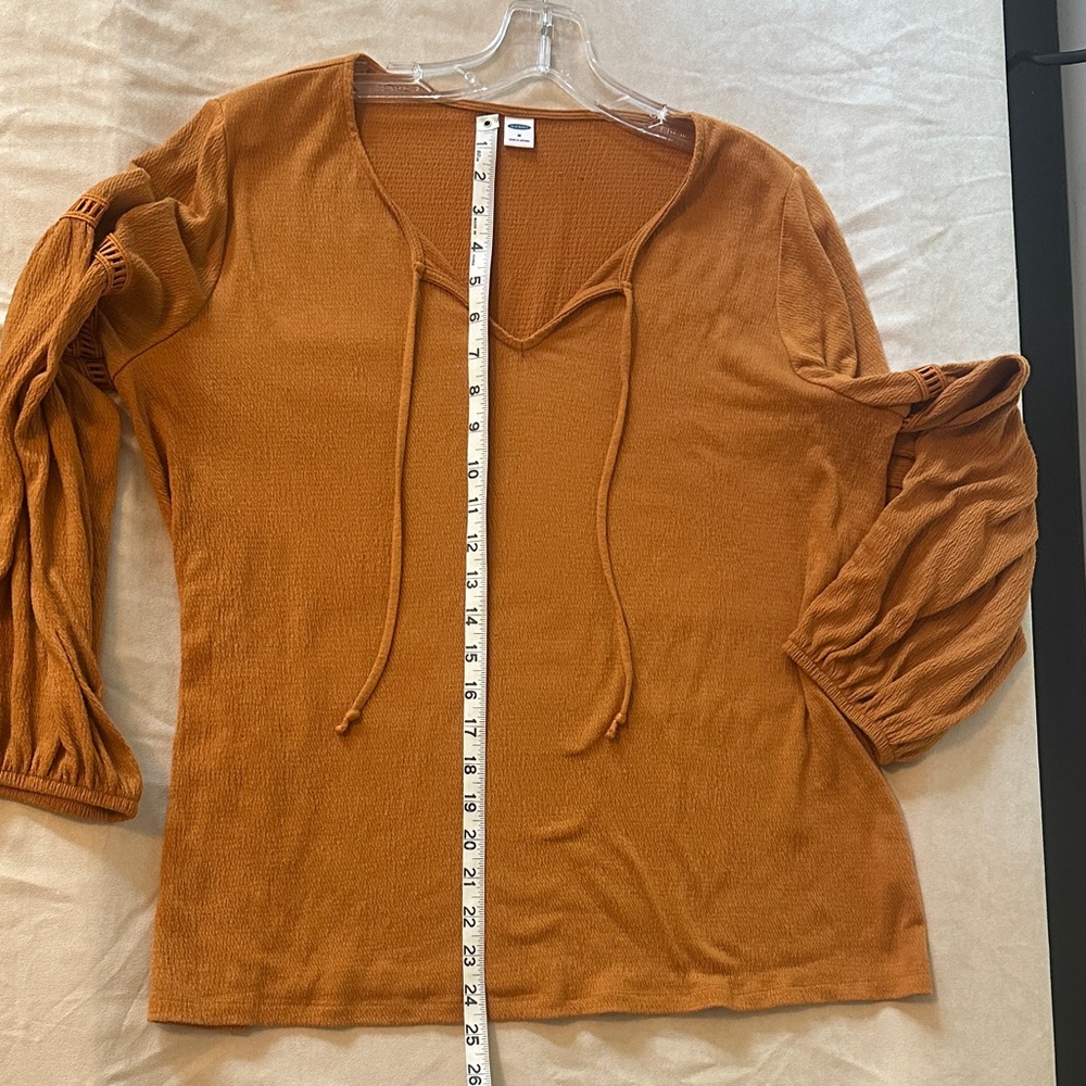 Women's Top - Picture 3 of 5